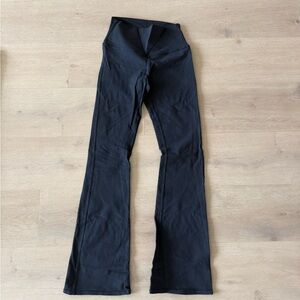 Alo Airbrush High Waist Bootcut Leggings in Full Length